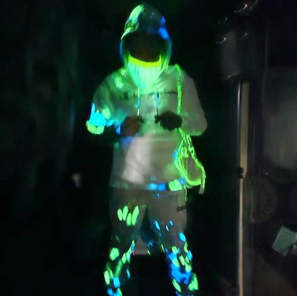 Glow in the dark custom tie dye set - Picture 3 of 3